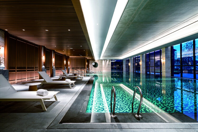 Крытый подогреваемый бассейн The Westin Nanjing Resort & Spa